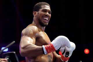 Joshua měl namále. Soupeře pak knokautoval - Sport.cz